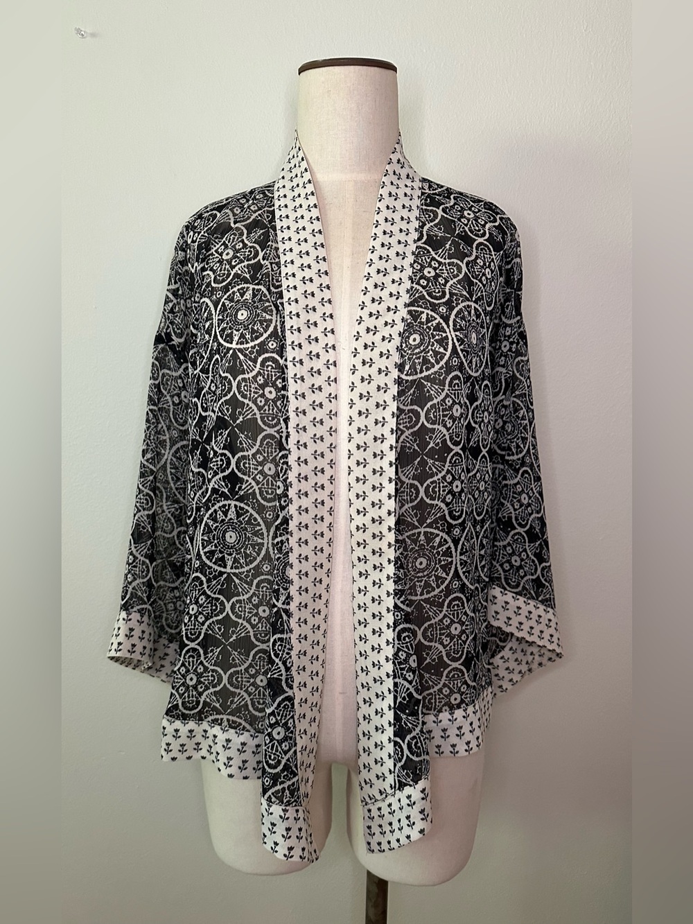 Coldwater Creek open front, mixed media light weight, waist length cover. PM